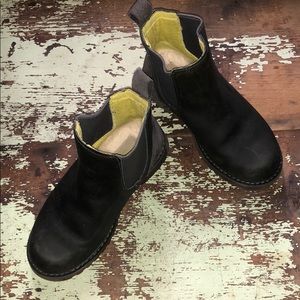 UGG CALLUM SMOOTH LEATHER SHERPA YOUTH BOOT 1 EUC